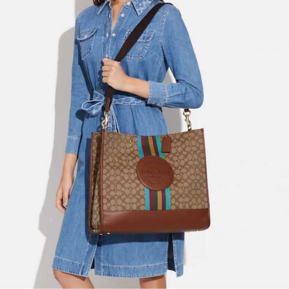 🥰Coach Dempsey Tote 40 Bag👛👜